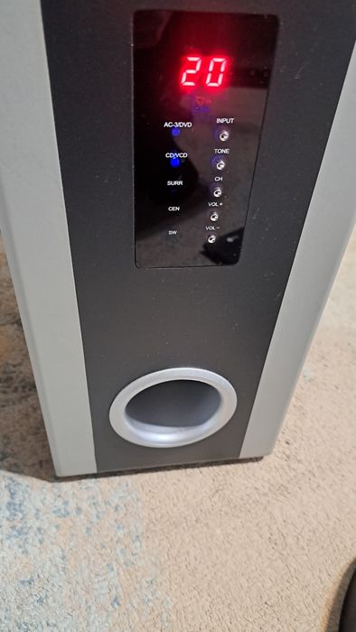 Домашний кинотеатр. Сабвуфер Hitachi.