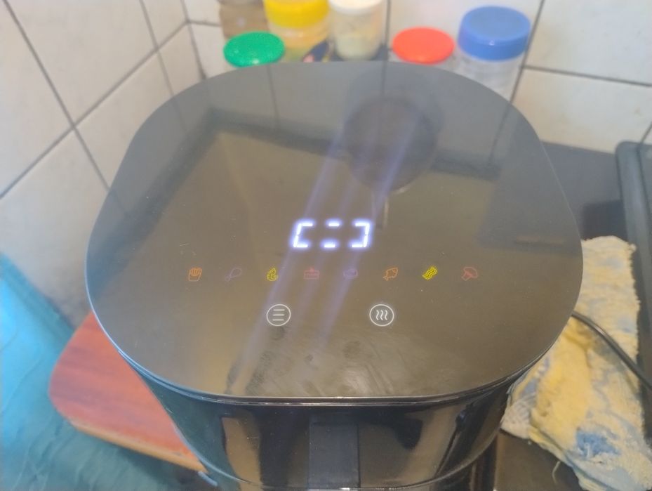 Vând friptoza cu aer cald