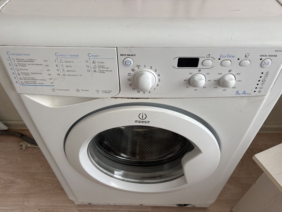 Стиральная машина Indesit 5 кг — под ремонт / на запчасти