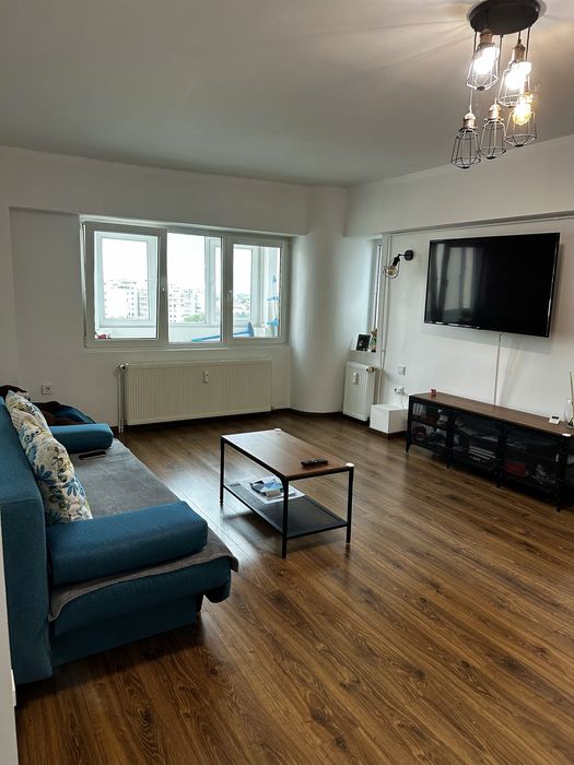 Apartament cu 3 camere în zona centrală