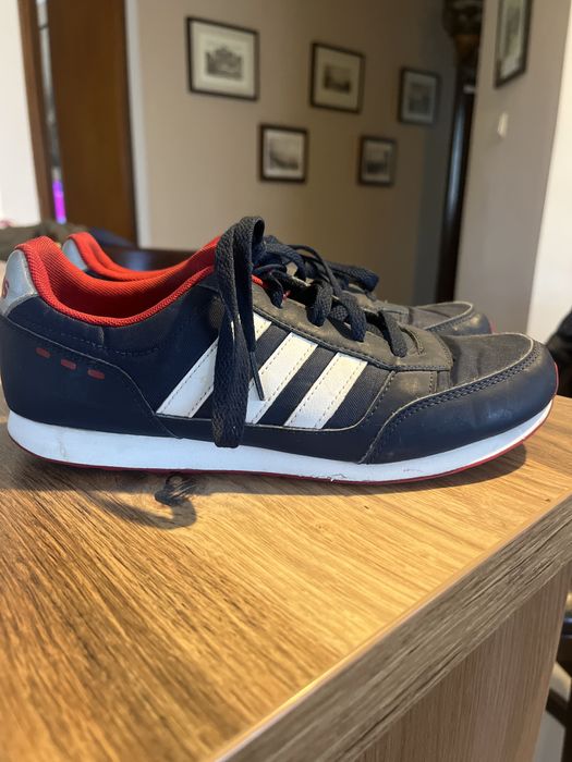 Vând adidasi marca Adidas marimea 38