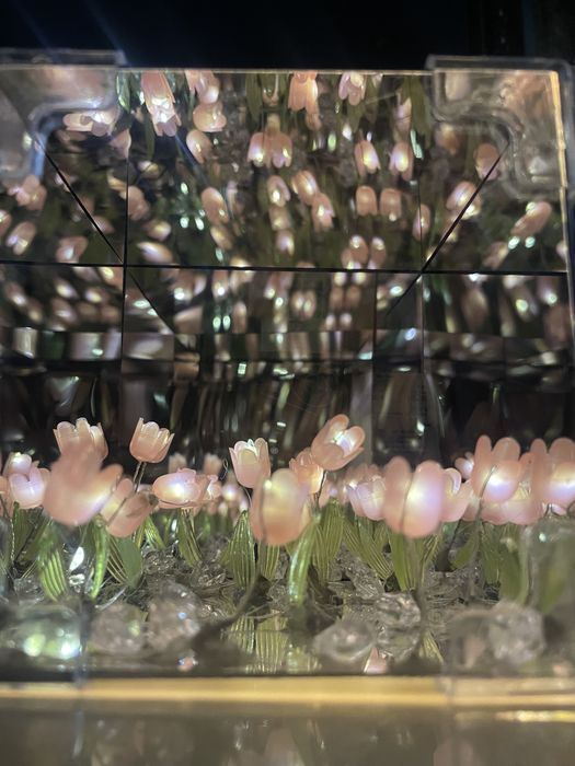 НОЧНИК ТЮЛЬПАН 3D Бесконечные тюльпан