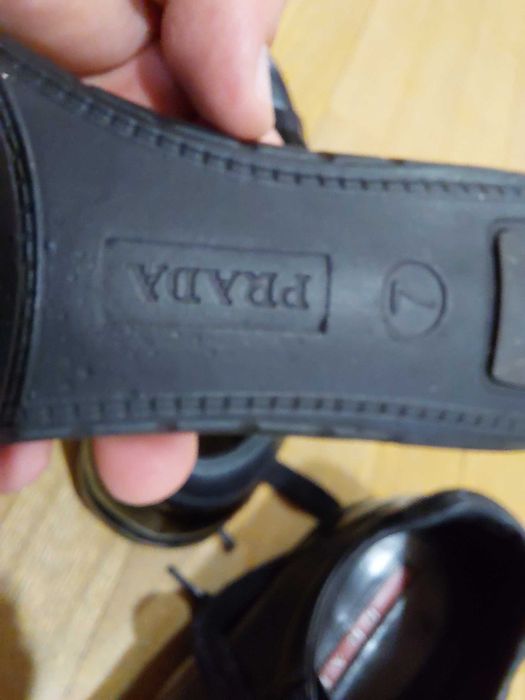 Prada черни кожени мъжки спортни обувки оригинал номер 42