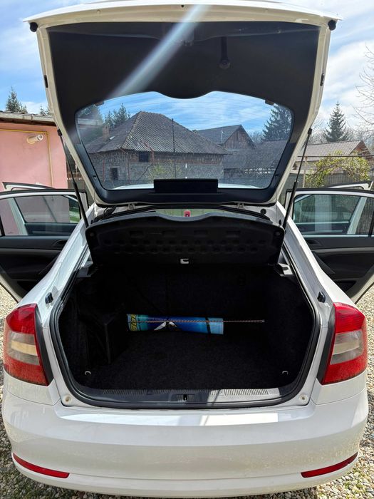 SKODA Octavia 2012 — imagine 3