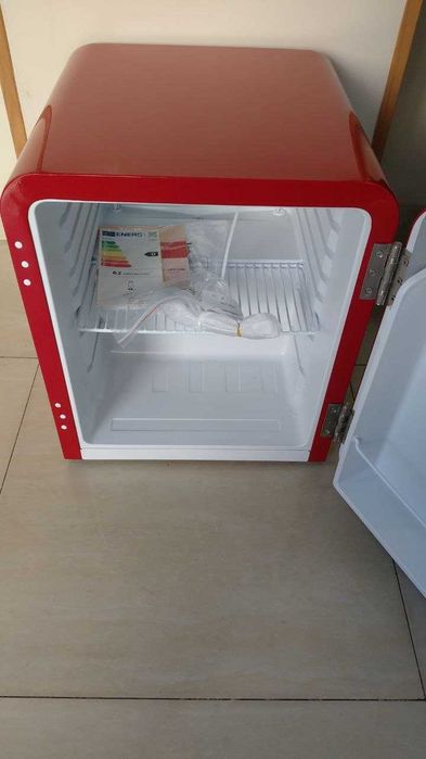 Mini frigider Klarstein 48L Roșu [#142146#]