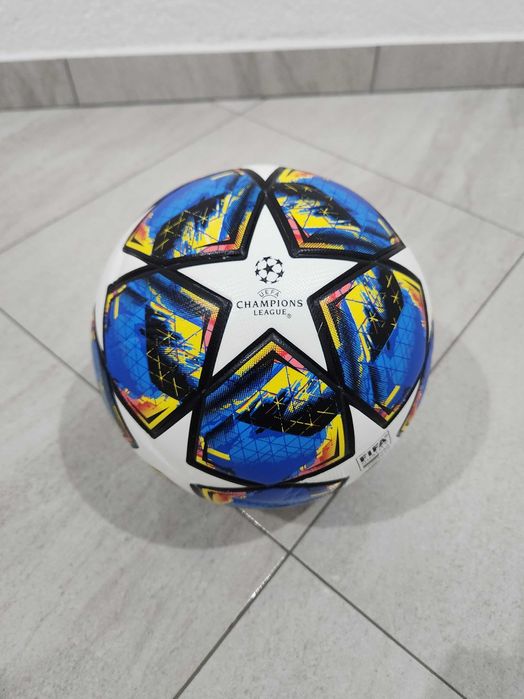 Детско - юношески футболни топки на отбори: Реал, челси, милан