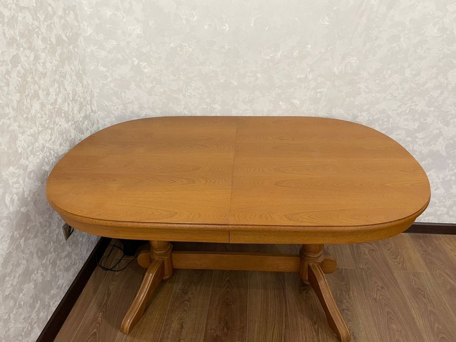 Продам Деревяный стол