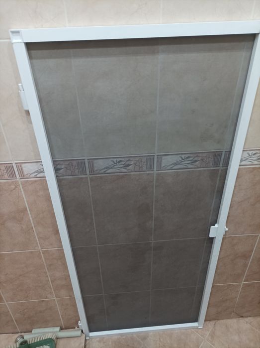 Продавам комарник