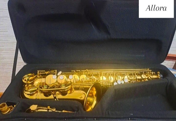 Саксофон альт Allora