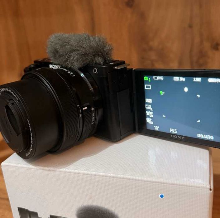 Sony Alpha ZV-E10 cu micorfon + trepied + Card 256 GB