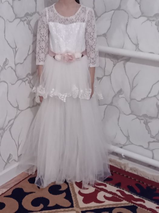 Нарядный детски көйлек сатам