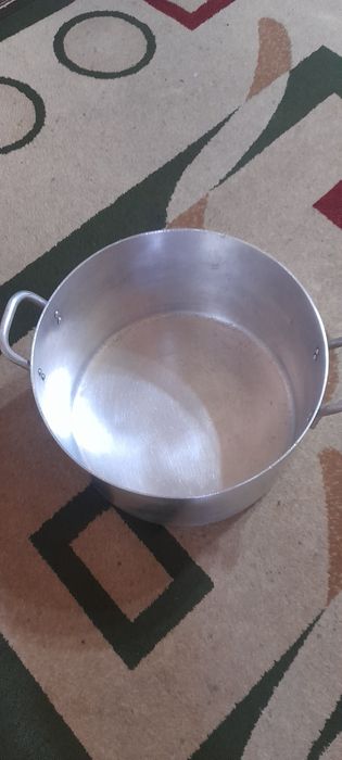 Алюминиевая кастрюля