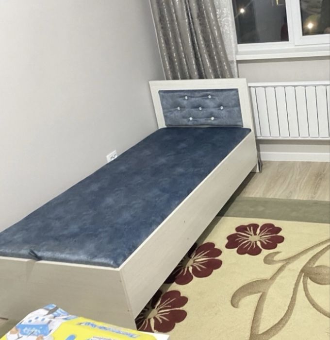 Кровать б/у 90 на 200