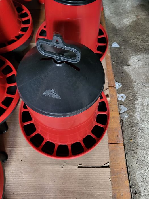 Поилки и хранилки