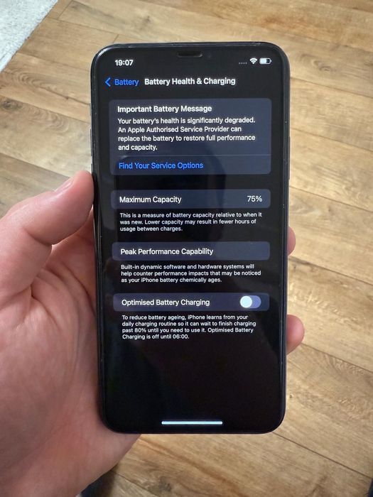 Vand iPhone 11 pro max,  64 gb, stare buna, baterie 75%