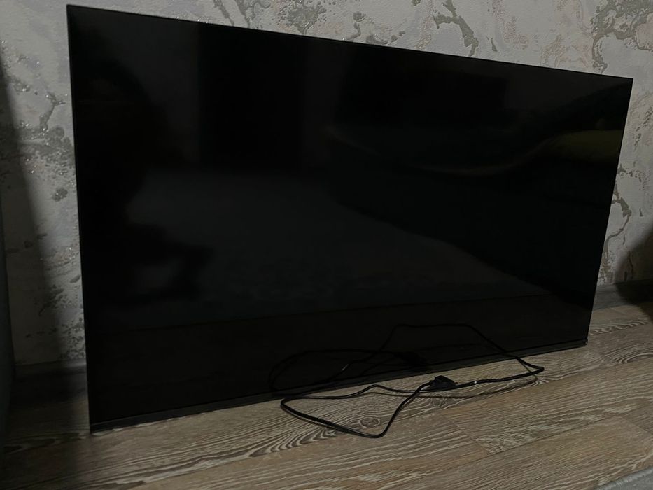 Телевизор новый диагональ -109 см  Smart tv