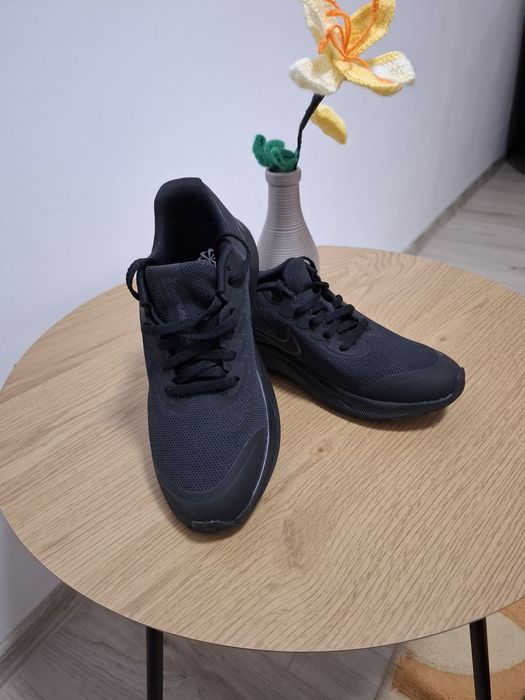 Продавам Nike Star Runner 3