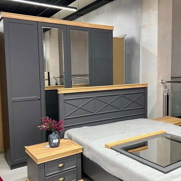 Спальный гарнитур