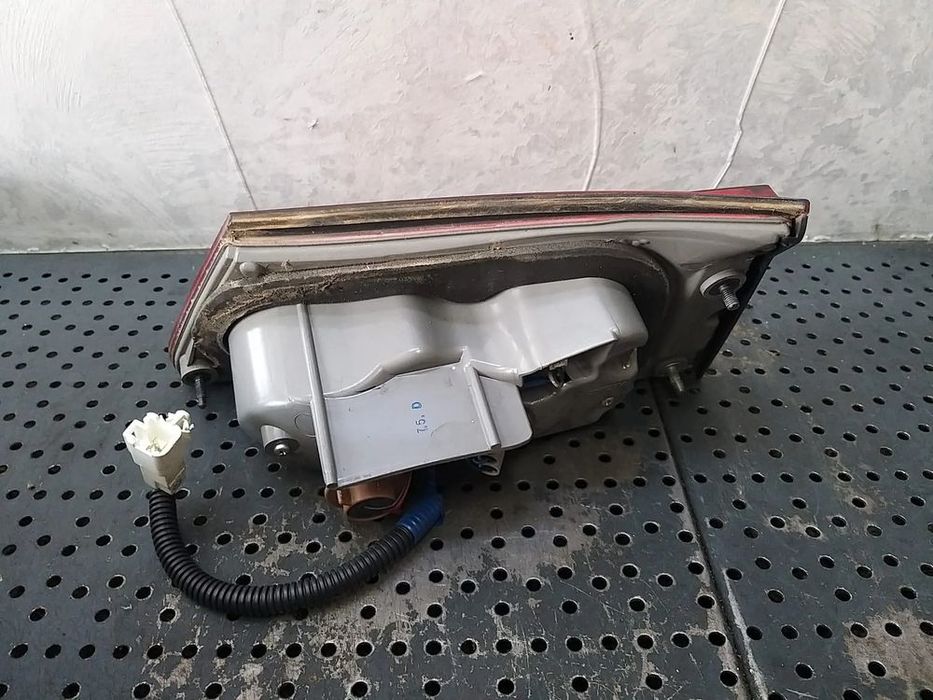 Stop tripla lampa stanga haion lexus is xe20 1090037