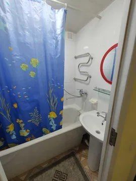 Срочно Продаётся ШРуставели 1в2/2/4 с мебелью техникой ремонт средний