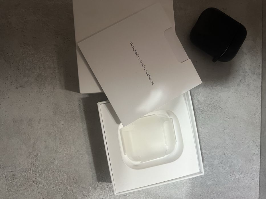 продам наушники airpods 2