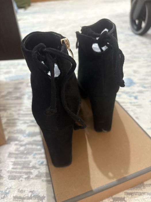 Батильоны замшевые 37р,