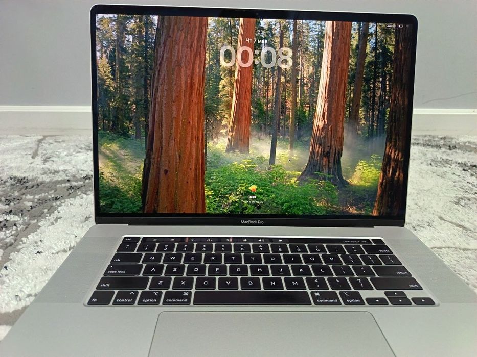 Macbook Pro 2019 16 inch cpu i9 ram 16 gb ssd 1 tb