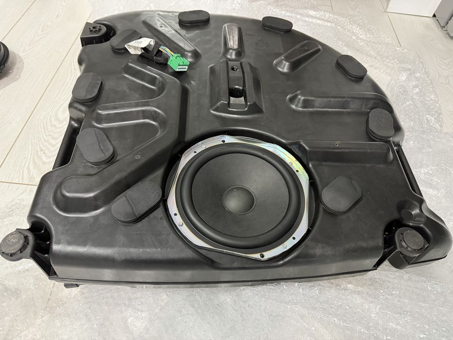 Subwoofer Jaguar XF x250 ideal
