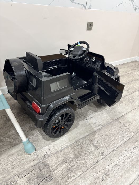 Продам детскую машину