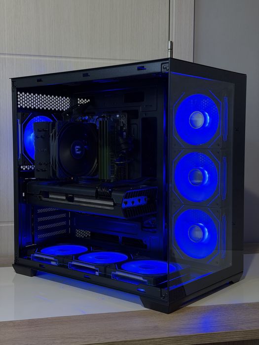 Геймърски компютър i7-7700, RX5700, 32GB