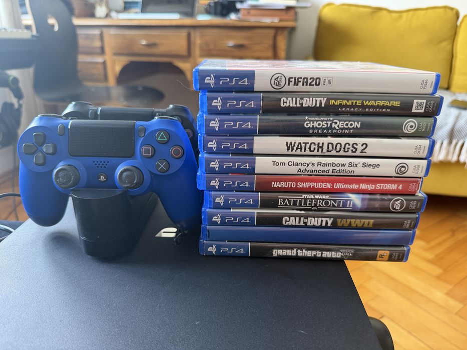 Play station 4 pro  1 TB
