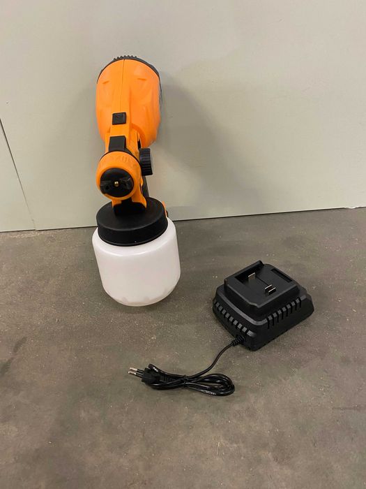 074108	Пистолет за боя акум. ø2.5mm 0.8L 1x4Ah BK-SGC10 Set