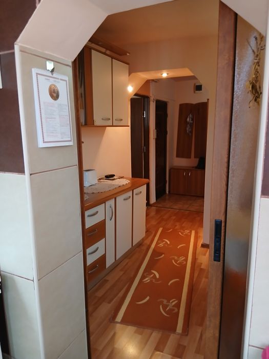 Vând apartament cu 3 camere tg jiu