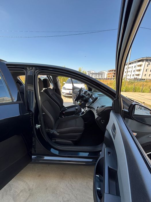 Chevrolet Aveo hatchback 2012