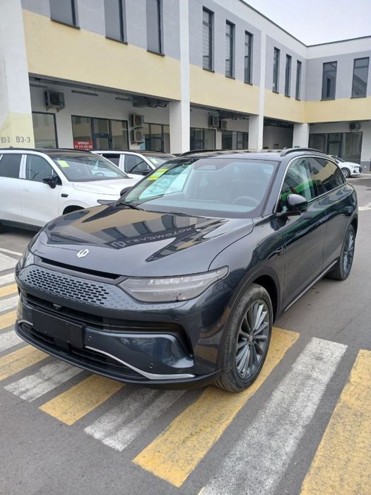 Leapmotors c 11  2025 без пробег гибрит