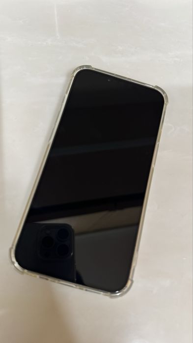 Продам Iphone 16e белый