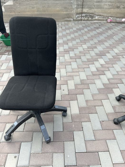 Стулья офисные и кресла