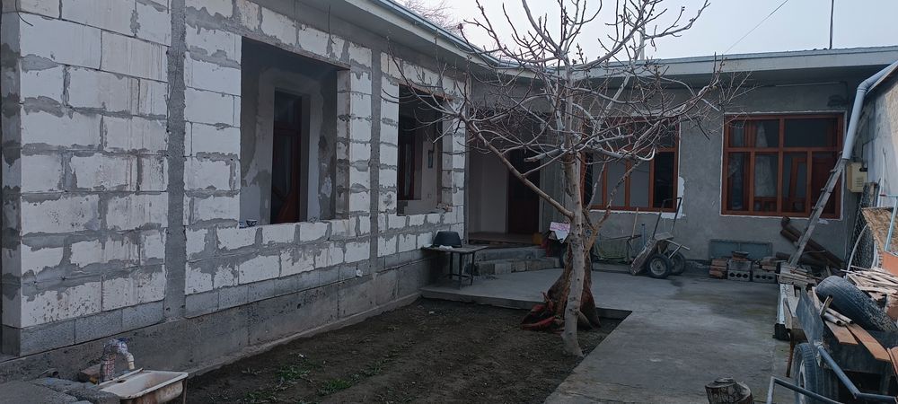 Уй сотилади 3 сотих 4 хона 22 мр калидор