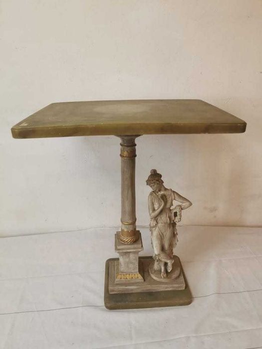 Masa cu statuie decor