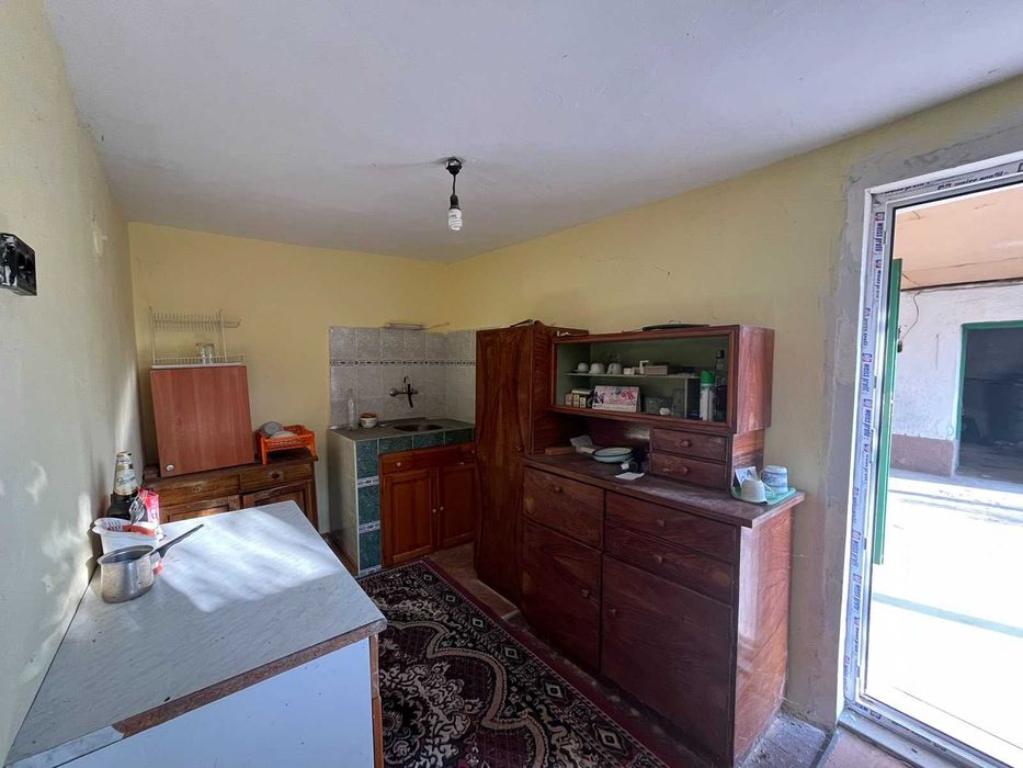 Продава се: Къща РЗП 140 кв.м, двор 675 кв.м, с.Старо Железаре