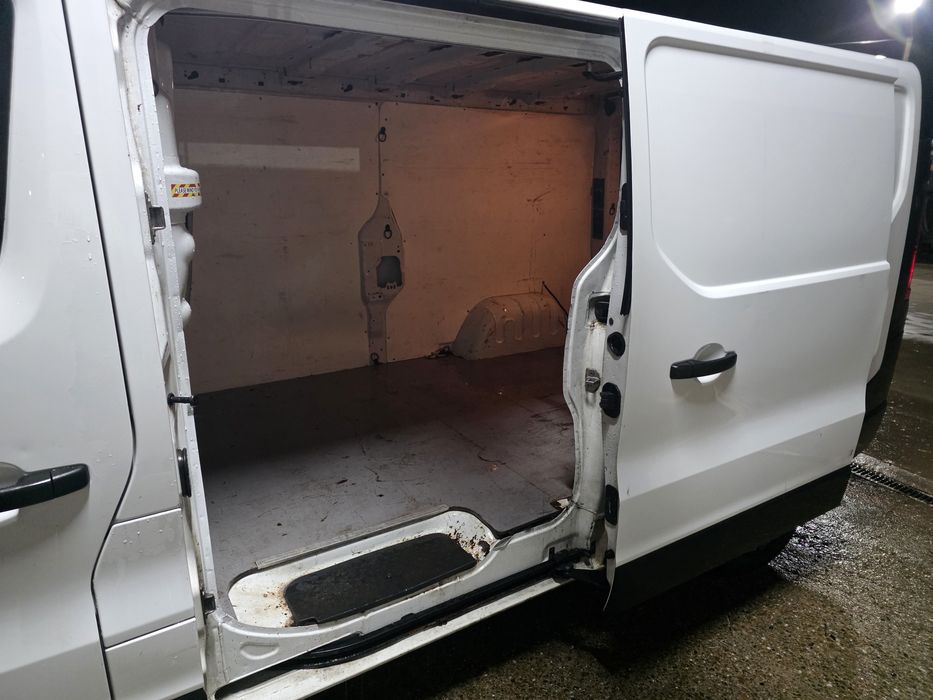 Vauxhall opel vivaro 2016