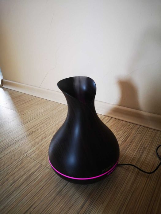 Арома дифузер със сменящи се светлини