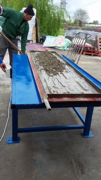 Masa Vibranta Stalpi si Placi de gard