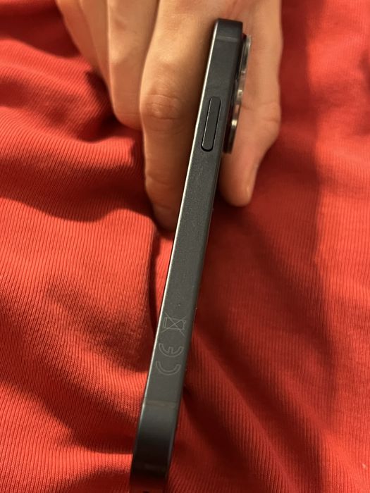 Iphone 13 mini 128 gb midnight КАТО НОВ + MagSafe зарядно