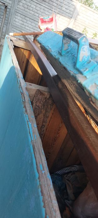 Продам большую ёмкость для корма