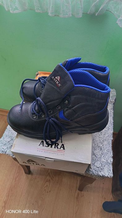 Мъжки работни обувки с бомбе 43