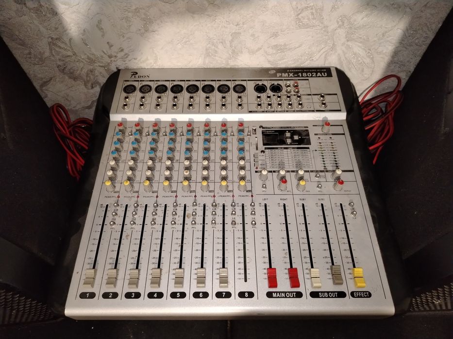 Колонки с усилителем.