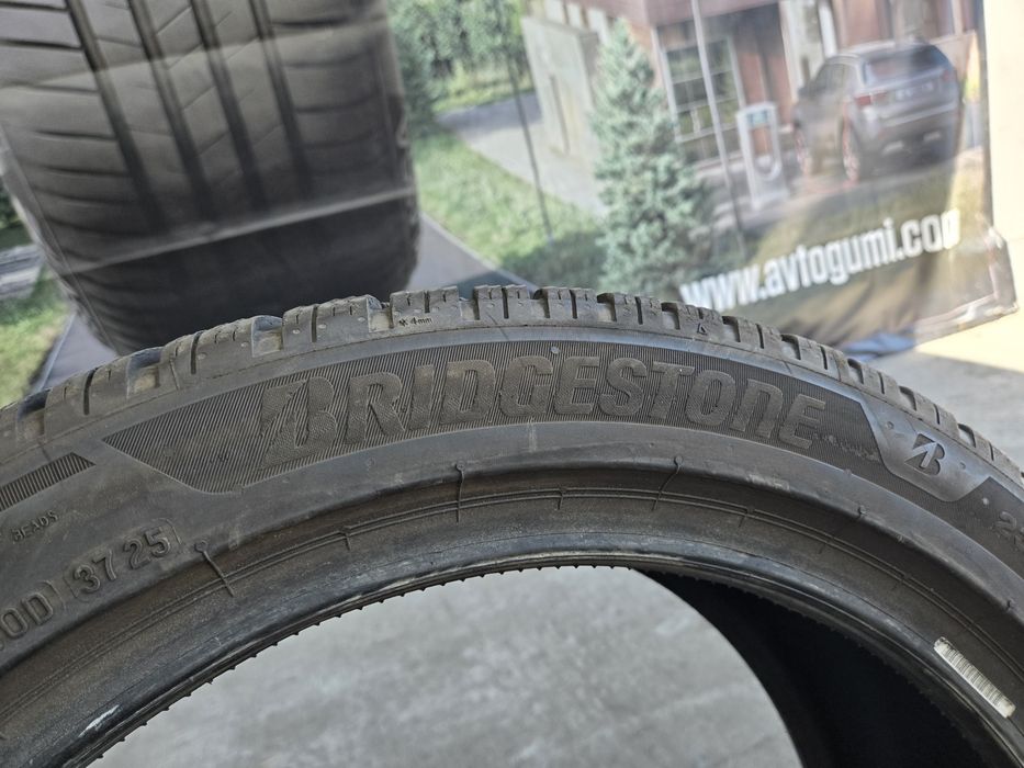 235/45/18 BRIDGESTONE 2бр