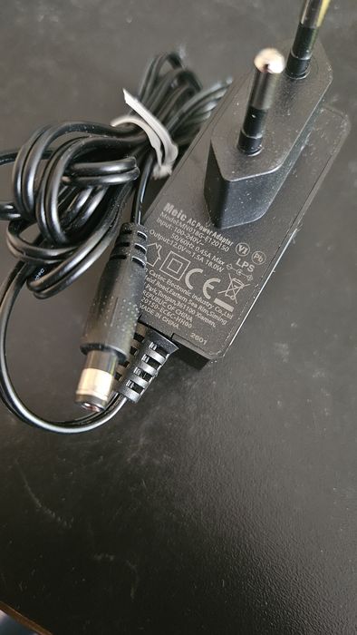 Alimentatoare 12V 1.5A si 13V 1A