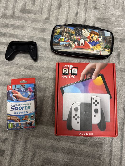 Nintendo Switch Oled бял